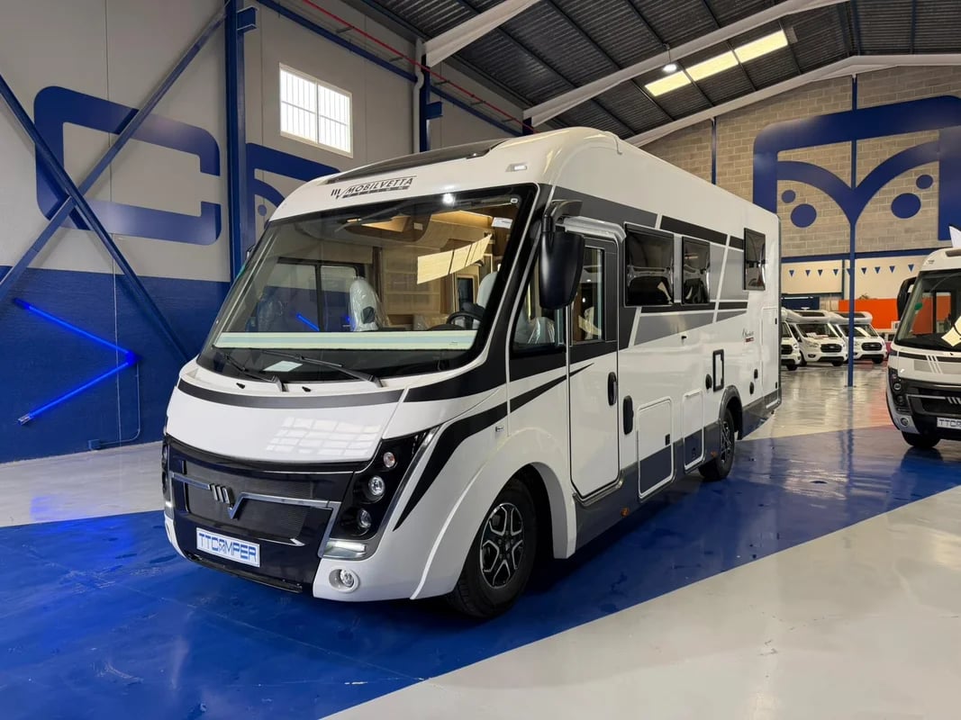 MOBILVETTA K. YACHT90 TEKNO LINE
