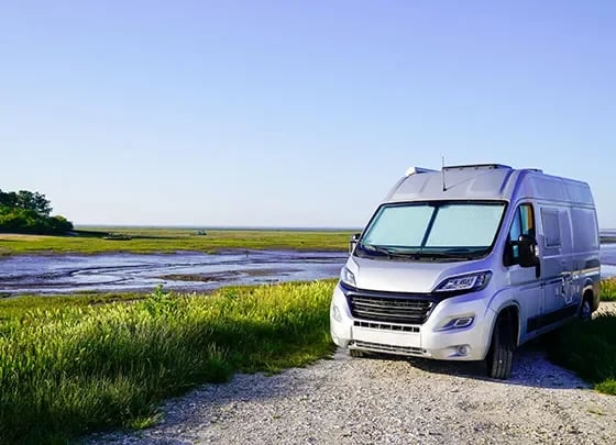Campervan en paisaje de viaje - TTCamper Murcia